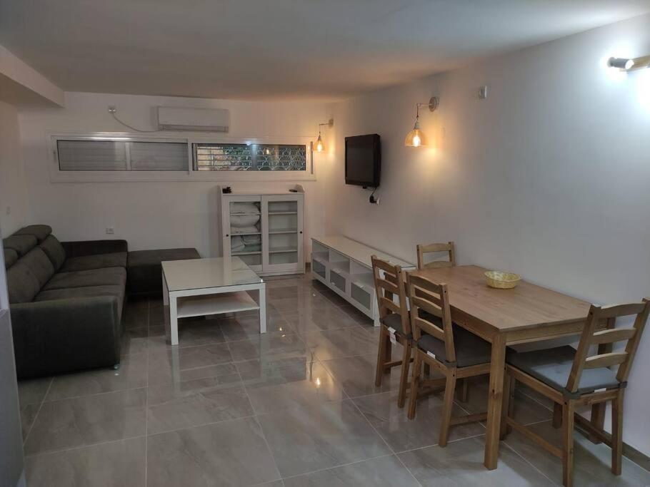 Appartement יחידת אירוח חדשה ומקסימה בכרמיאל Extérieur photo