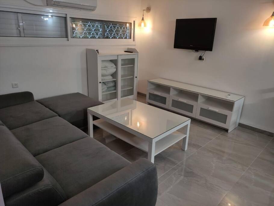 Appartement יחידת אירוח חדשה ומקסימה בכרמיאל Extérieur photo